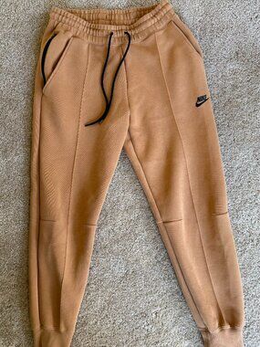 Nike Women's Sportswear Tech Fleece Joggers/ Size MEDIUM